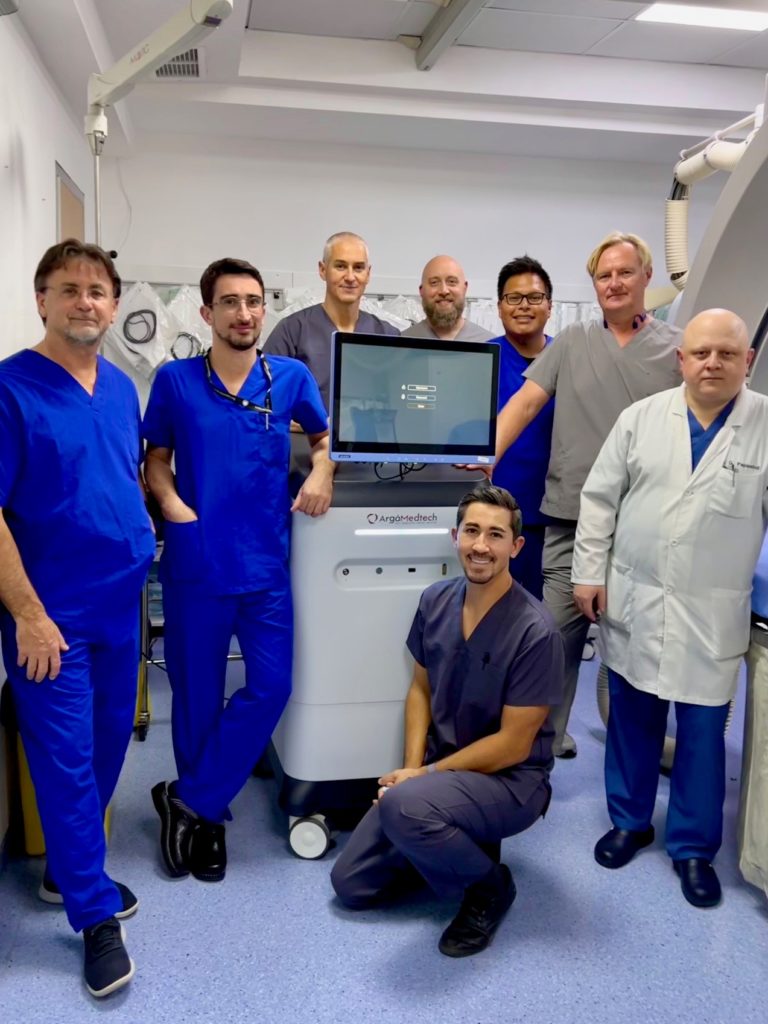 Argá and surgeons in operation room